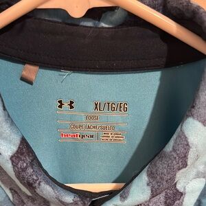 Under Armour HeatGear Shirt in Blue and Black